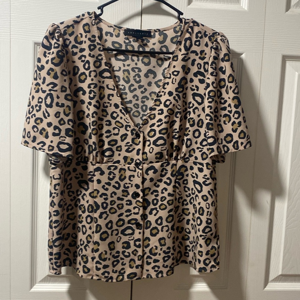 Sanctuary leopard print blouse​ . Size Large button up